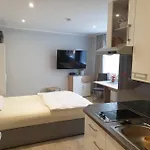 Hausner's Hotel-