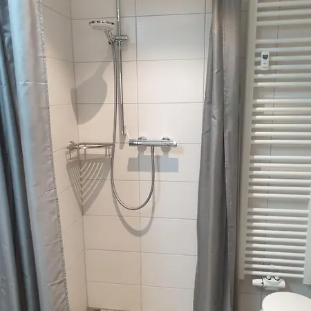 Hausner's Hotel- *