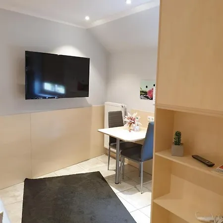 Hausner's Hotel- Hotel apartamentowy 3*